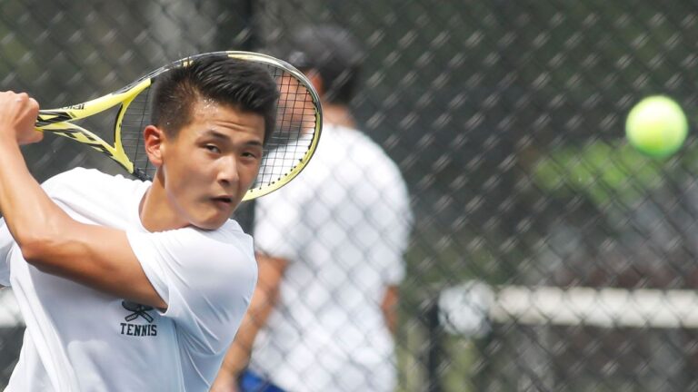 Singles Day: Boys Tennis: Choi battles to advance, Zheng grinds out win